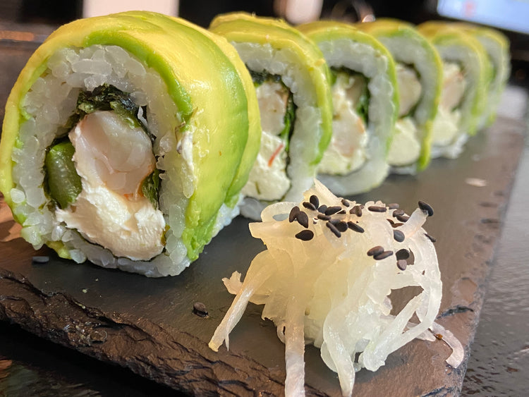 Avocado Roll Camarón Espárrago